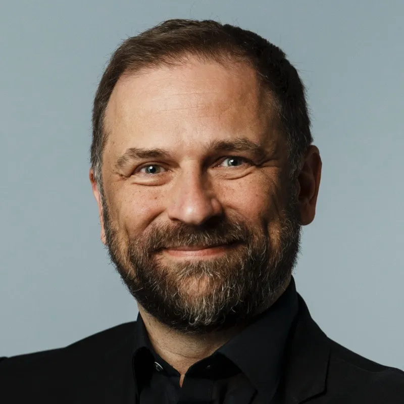Lutz Huehnken