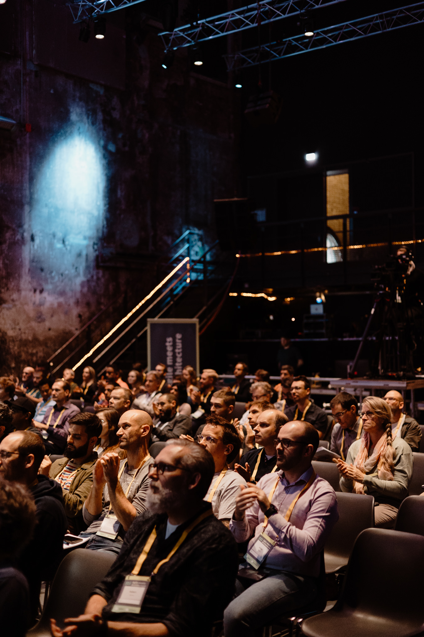 Attendees in conversation between sessions